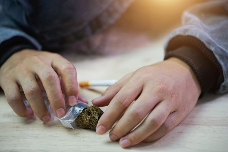 Some Doctors Think Legal Age to Buy Marijuana Should Be 25