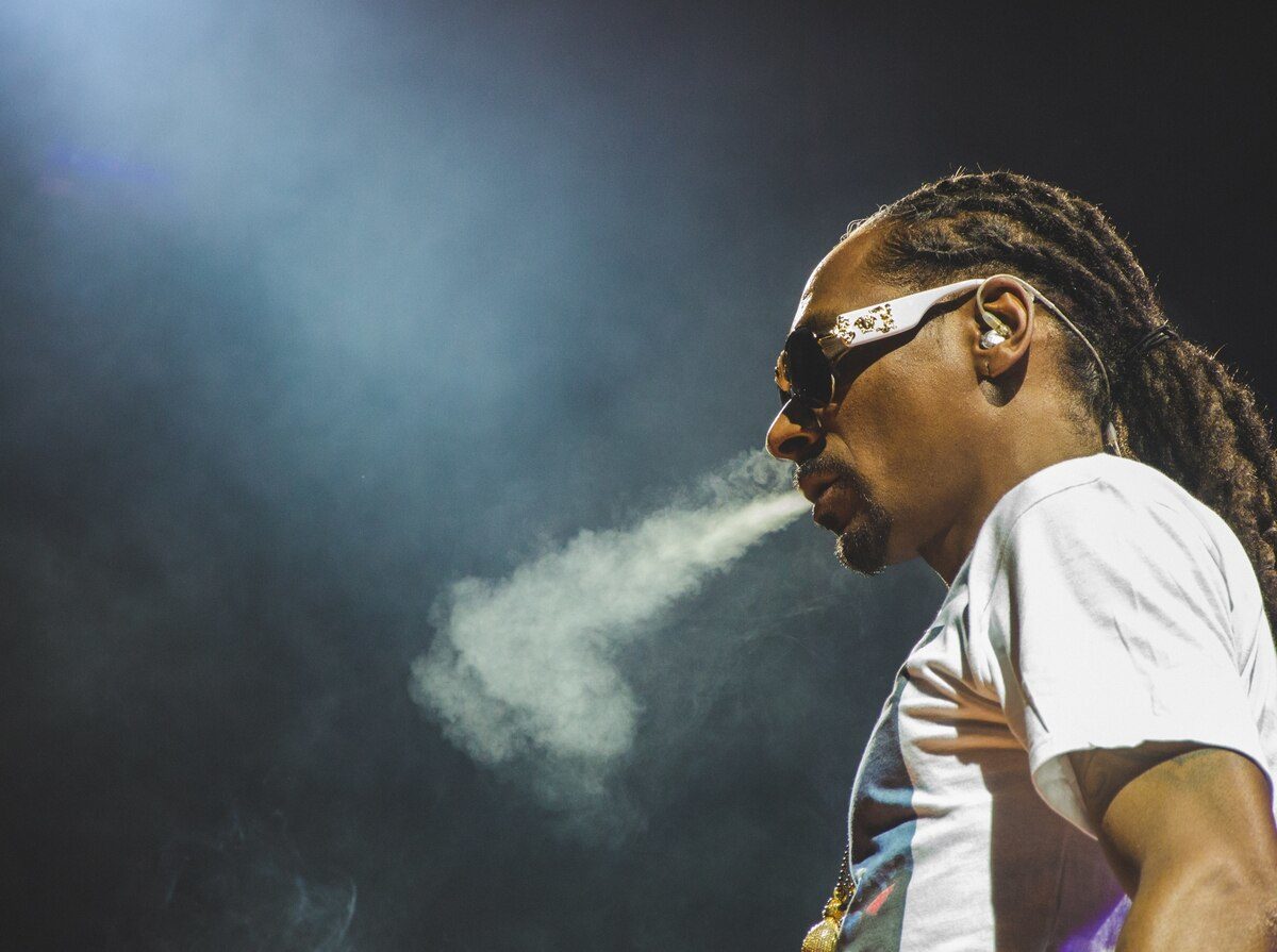 This is Snoop Dogg’s Advice to First Time Marijuana Smokers