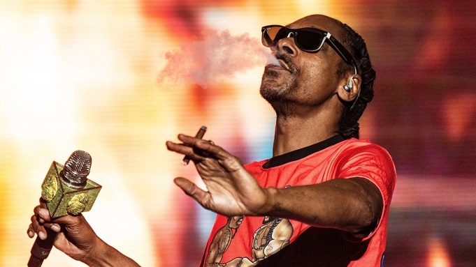 This is What Snoop Dogg Has to Say to Cannabis Millionaires